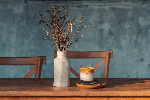 Seasonal Candle Scents: How to Choose the Perfect Scent for Every Season